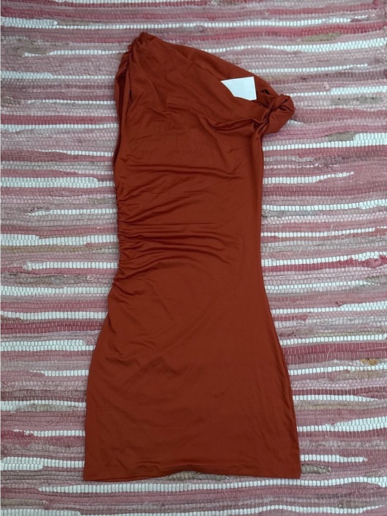 H&M Dresses & Skirts - H&M One-Shoulder Rust Orange Bodycon Dress